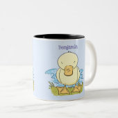 かわいい黄色のベビーアヒル漫画イラストレーション ツートーンマグカップ (正面右)