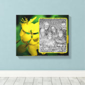 かわいい黄色のワイルドフラワーの写真をカスタマイズ キャンバスプリント (インサイチュ (ウッドフロア))