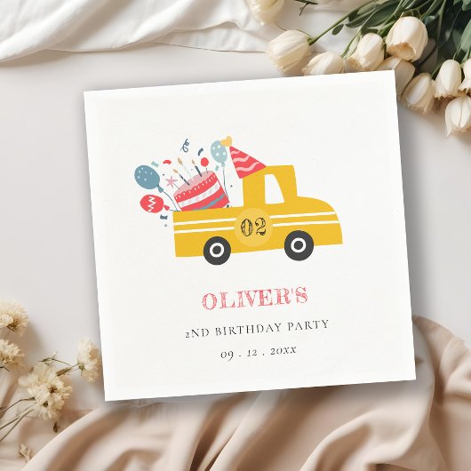 かわいい黄色の任意の年齢の誕生日パーティーケーキトラック スタンダードカクテルナプキン