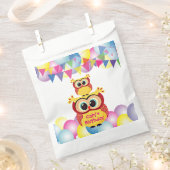 かわいい黄色の子どもベビーフクロウ誕生日 フェイバーバッグ (クリップ留めされた状態)