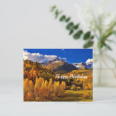 かわいい黄色の木の山の誕生日 ポストカード (スタンド正面)