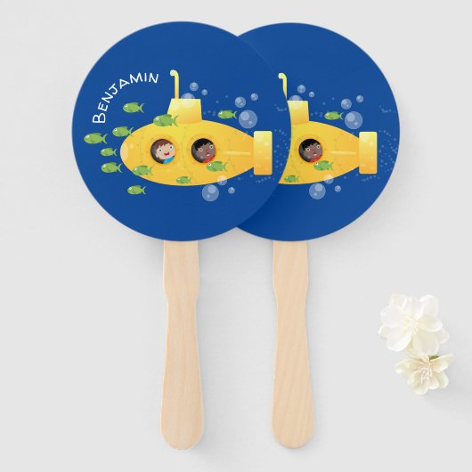 かわいい黄色の海底魚の漫画イラストレーション ハンドファン (正面&裏面)