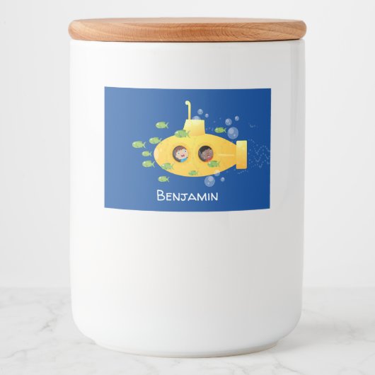 かわいい黄色の海底魚の漫画イラストレーション フードラベル (正面)