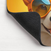 かわいい黄色の犬が着て🕶️ マウスパッド (コーナー)