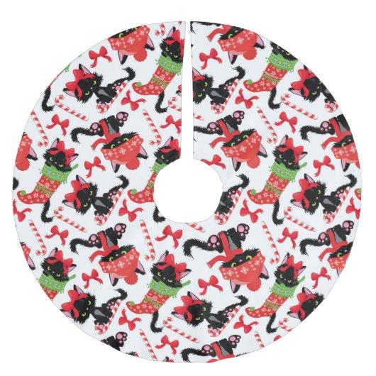 かわいい黒いクリスマスの子猫をストッキング ブラッシュドポリエステルツリースカート (正面)