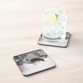 かわいい黒犬とタン犬の冬の雪景色 コースター (右側)