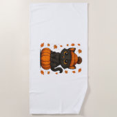 かわいい黒猫かぼちゃに座る秋美学A ビーチタオル (正面)