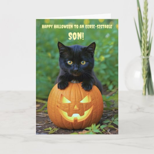 かわいい黒猫の子猫のハロウィンソンのお祝い カード (正面)