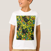 かわいい黒猫の花畑柄 Tシャツ (正面)