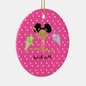 かわいい黒髪の体育専門家のクリスマスのオーナメント セラミックオーナメント (右)