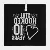 かわいい10周年記念結婚したカップル10年 ガラスオーナメント (裏面)