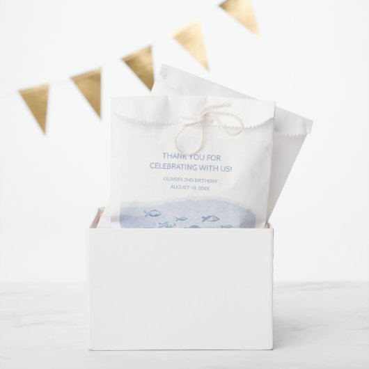 かわいい2歳の誕生日の青い海魚図解入りの、写真付きの フェイバーバッグ (パーティー)