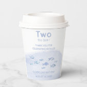 かわいい2歳の誕生日の青い海魚図解入りの、写真付きの 紙コップ (裏面)