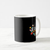 かわいい2025年リンゴの学生鉛筆Tシャツ 学校 コーヒーマグカップ (正面右)