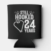 かわいい24周年記念結婚したカップル24年 缶クーラー (裏面)