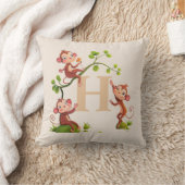 かわいい3匹のサルとゴールデンモノグラムonベージュ クッション (ブランケット)