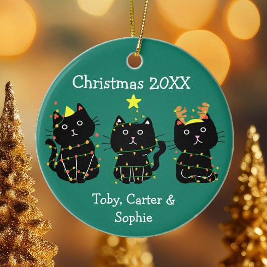 かわいい3匹の猫のクリスマスライト名前をカスタムする緑 セラミックオーナメント