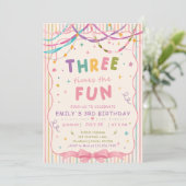 かわいい3回目の誕生日パーティー 招待状 (スタンド正面)