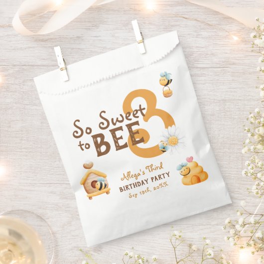 かわいい3歳の誕生日パーティー フェイバーバッグ (クリップ留めされた状態)