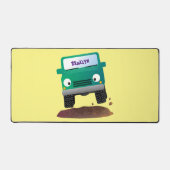 かわいい4X4オフロード車の漫画の車 デスクマット (正面)