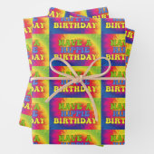 かわいい70年代のヒッピー誕生日絞り染めカラフルを持っている ラッピングペーパーシート (インサイチュ)