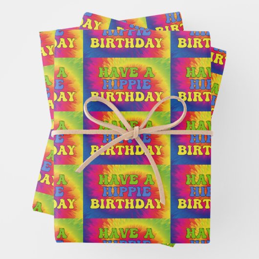 かわいい70年代のヒッピー誕生日絞り染めカラフルを持っている ラッピングペーパーシート (インサイチュ)