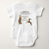 かわいい ゴールド グリッター ツリー 鹿の赤ちゃん ファースト クリスマス ベビーボディスーツ (裏面)