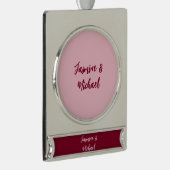 かわいい ミニマリスト ワインレッド カリグラフィー オリジナルネーム シルバープレートバナーオーナメント (右)