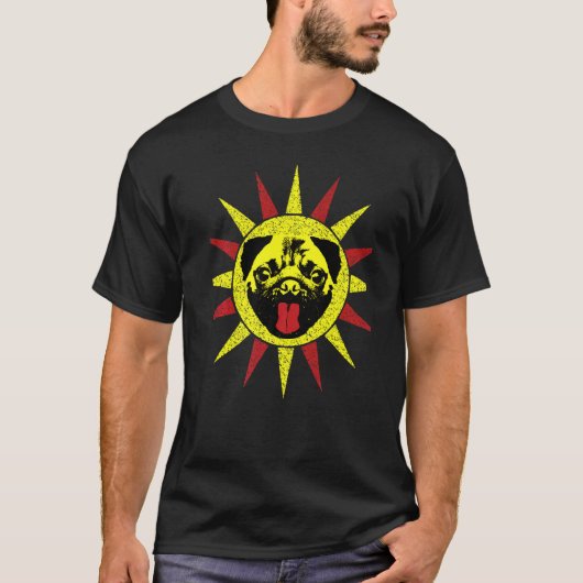 かわいい レトロ 子犬 笑顔 太陽 パグ Tシャツ (正面)
