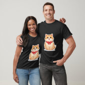 かわいい Ginger 猫の赤いリボンステッカー ✨🎀 Tシャツ (ユニセックス)
