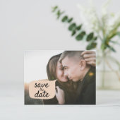 かわいい Save the Date ピンクの吹き出し写真オーバーレイ 案内ポストカード (スタンド正面)