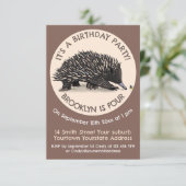 かわいいechidnaとビーの漫画の誕生日の招待 招待状 (スタンド正面)