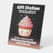 かわいいL'ilカップケーキ散策ベビーシャワーへようこそ 台座サイン (正面)