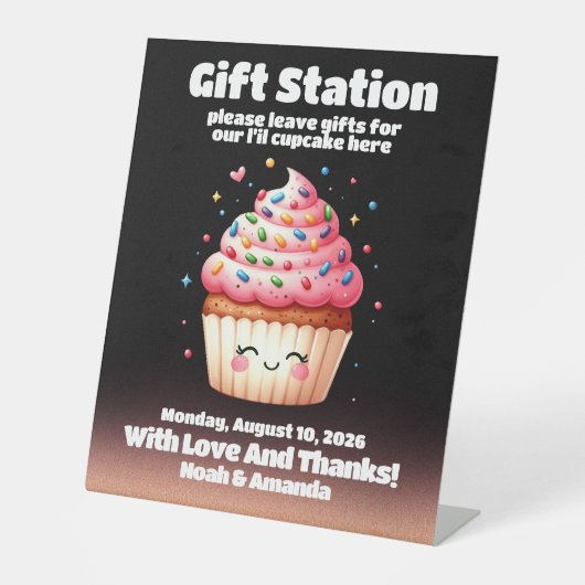 かわいいL'ilカップケーキ散策ベビーシャワーへようこそ 台座サイン (正面)