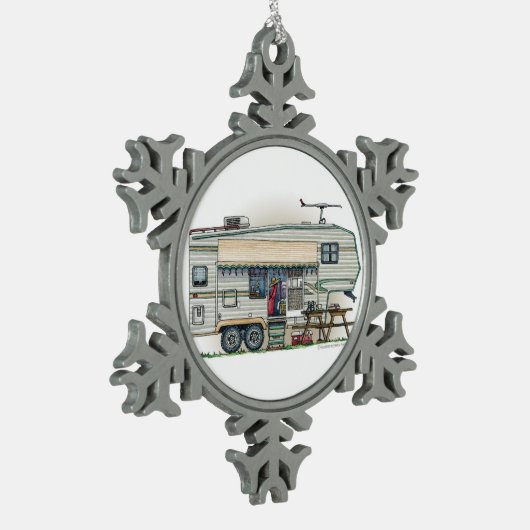 かわいいRVのヴィンテージの第5車輪のキャンピングカー旅行トレーラー スノーフレークピューターオーナメント (左)