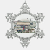 かわいいRVのヴィンテージの第5車輪のキャンピングカー旅行トレーラー スノーフレークピューターオーナメント (正面)