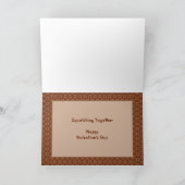 かわいいZビッグフットの歩くのサスカッチのバレンタインのカップル シーズンカード (内部)