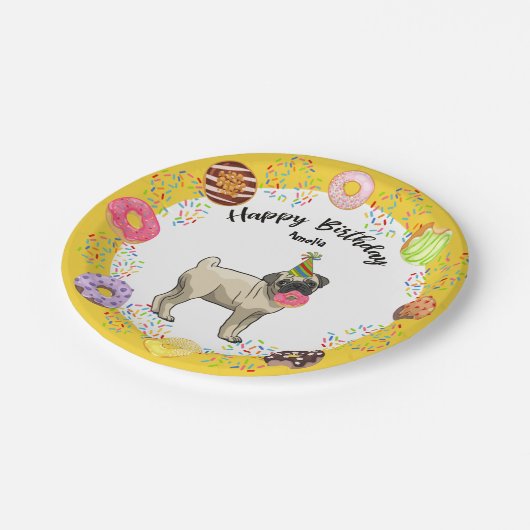 かわいおもしろいいパグドッグドーナツ誕生パーティー ペーパープレート (アングル)