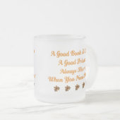 かわいくよい本はよい友人のTシャツです フロストグラスマグカップ (正面右)
