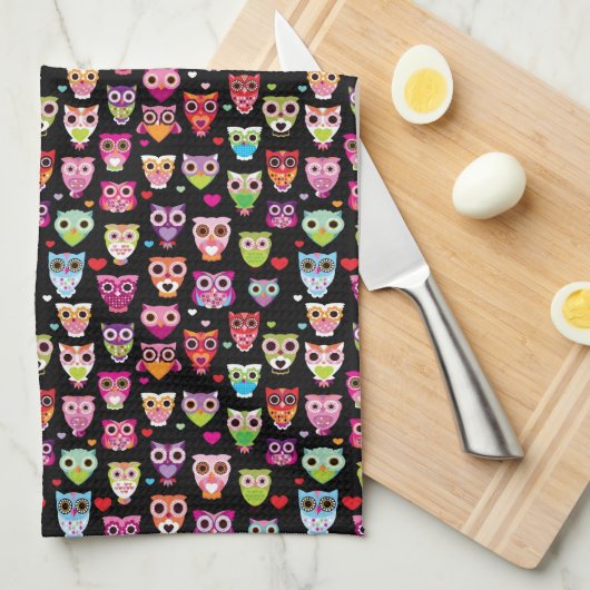 かわいくカラフルなフクロウはパターンをからかいます キッチンタオル (四つ折り)