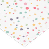かわいくカラフルな紙吹雪のドット・パターン ショートテーブルランナー (コーナー)