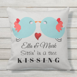 かわいくキスをするな鳥の名前入りなバレンタインのクッション クッション