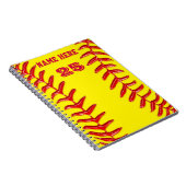 かわいくパーソナライズなソフトボールのノート、あなたの文字 ノートブック (右側)