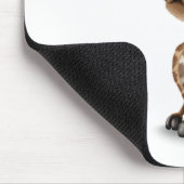 かわいく好奇心が強いベビーのキリンの身に着けているガラス マウスパッド (コーナー)