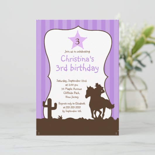 かわいく小さい女性のカーボーイのバースデーパーティ招待状 招待状 (スタンド正面)