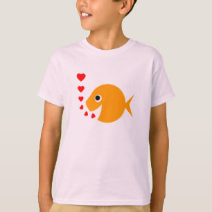 かわいく幸せで陽気な微笑の漫画の金魚 Tシャツ