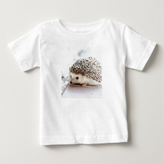 かわいく愛らしいベビーのハリネズミ ベビーTシャツ (正面)