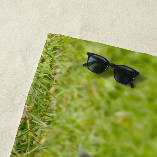 かわいく柔らかいアカギツネのキットのカブスの野生のベビー動物の写真 ビーチタオル (インサイチュ)