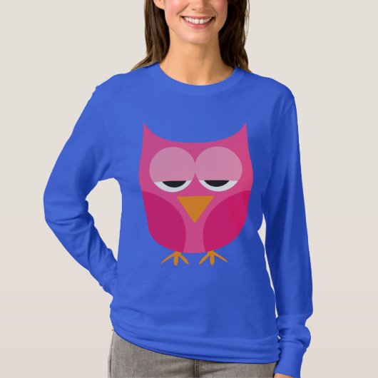 かわいく眠いピンクのフクロウ Tシャツ (正面)