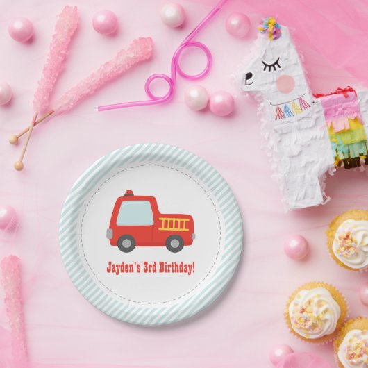 かわいく赤い普通消防車の男の子の誕生会の供給 ペーパープレート (パーティー)